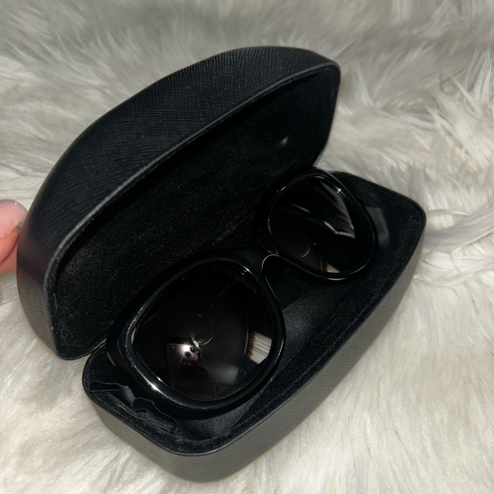 Black Sunglasses with Case